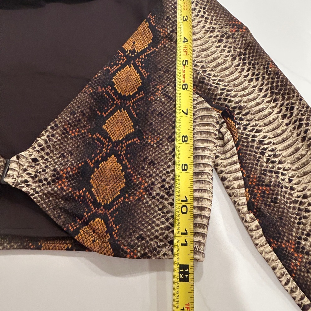 SKIMS Desert Snake Print Long Sleeve Shrug - Picture 7 of 8